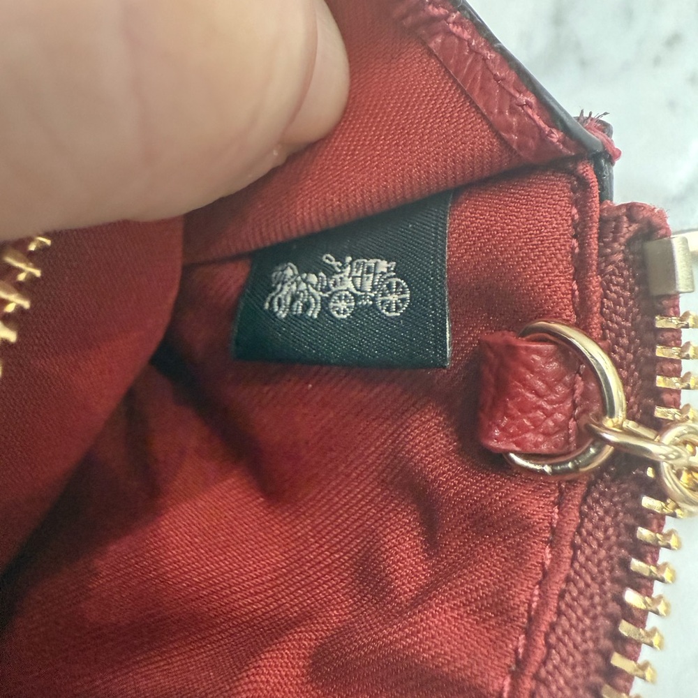 ❤️SOLD❤️ EXCELLENT NEW Coach Leather Mini Skinny ID Case Red Leather Key Pouch - Picture 5 of 7